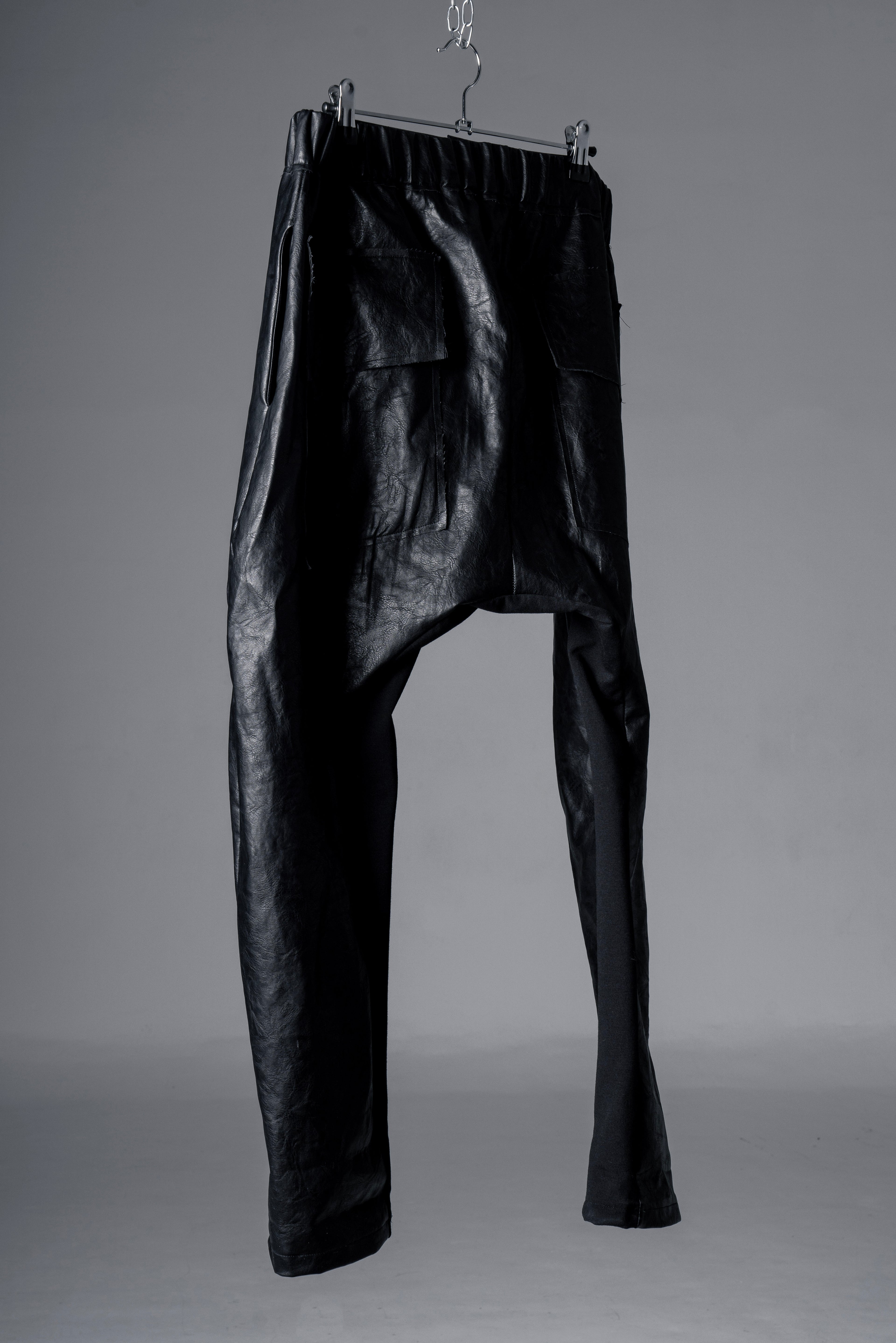 Pantalone cavallo basso in ecopelle